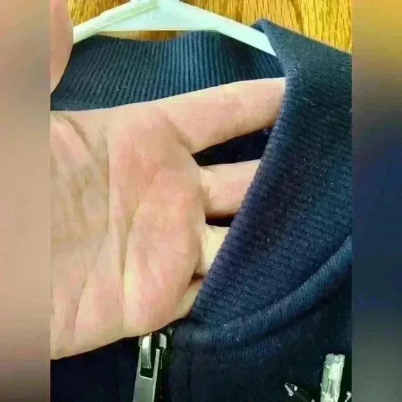 BANANA REPUBLIC - Jeweled Bomber Jacket. Navy with Fleece Lining. Medium - Picture 9 of 11